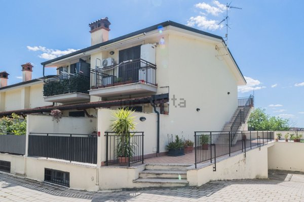 appartamento in vendita a Roma in zona Castelverde