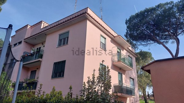 appartamento in vendita a Roma in zona Appio Pignatelli