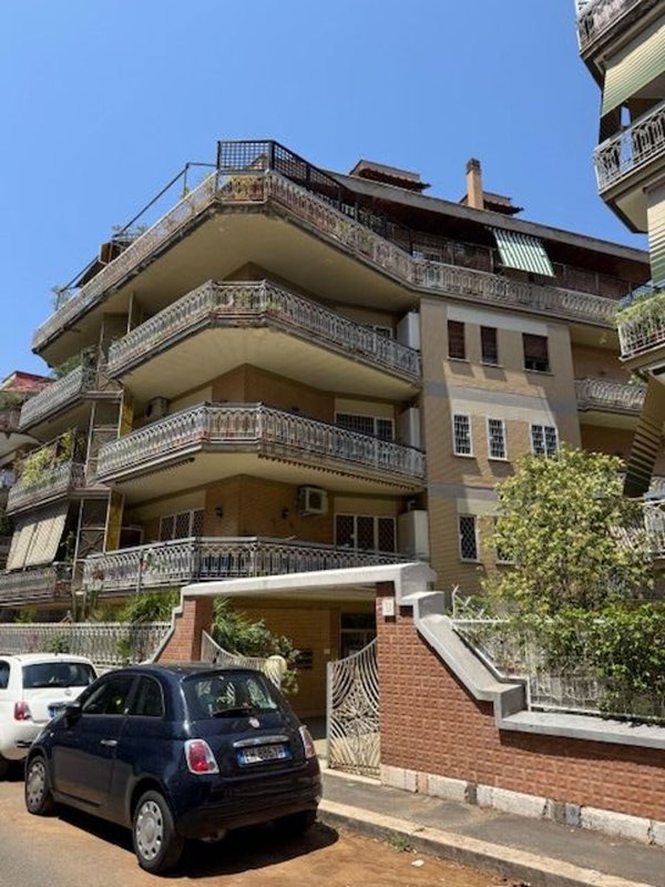 appartamento in vendita a Roma in zona Monte Sacro/Talenti