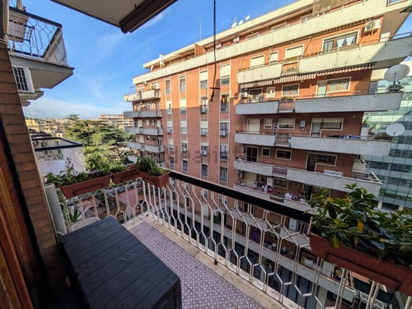 appartamento in vendita a Roma in zona Ostiense