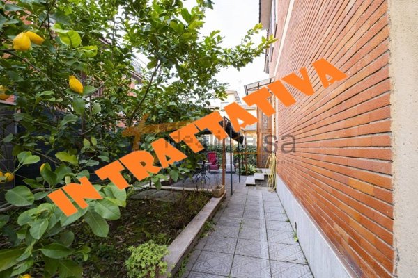 appartamento in vendita a Roma in zona Borghesiana