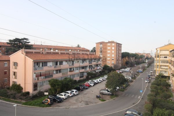 appartamento in vendita a Roma in zona Torre Spaccata