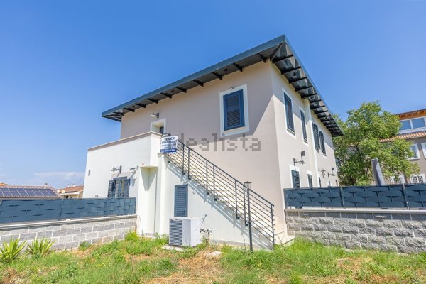 appartamento in vendita a Roma in zona Finocchio