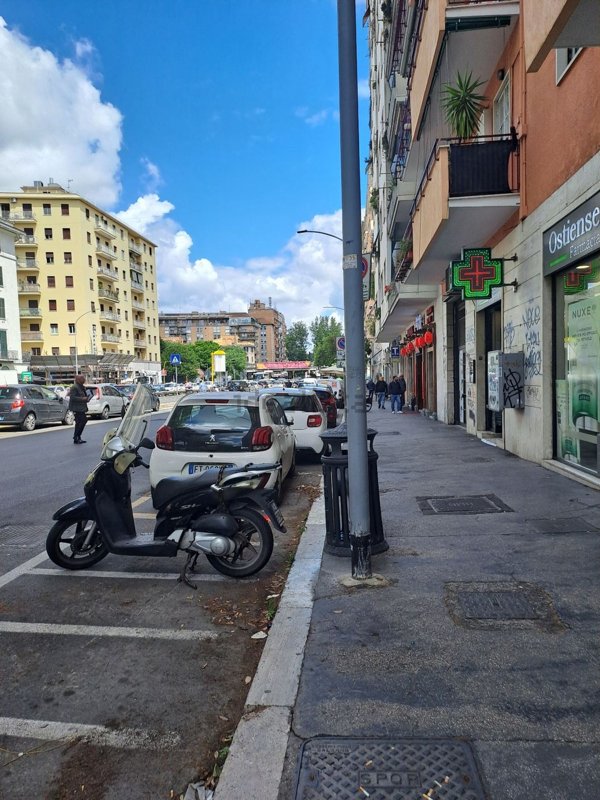 appartamento in vendita a Roma in zona Ostiense