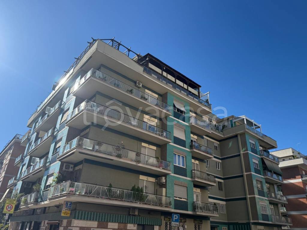 appartamento in vendita a Roma in zona Ostia