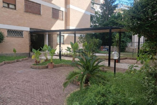 appartamento in vendita a Roma in zona Tor di Quinto
