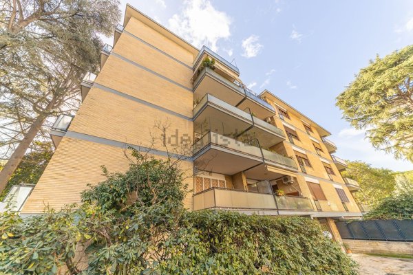 appartamento in vendita a Roma in zona EUR