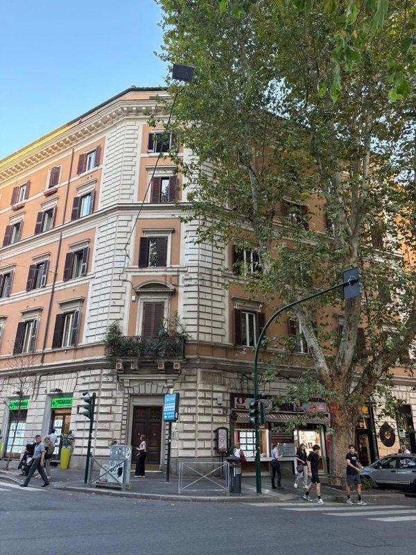 appartamento in vendita a Roma in zona Castro Pretorio
