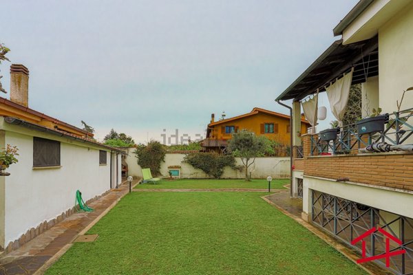 appartamento in vendita a Roma in zona Infernetto