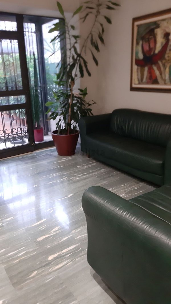 appartamento in vendita a Roma in zona Ardeatino