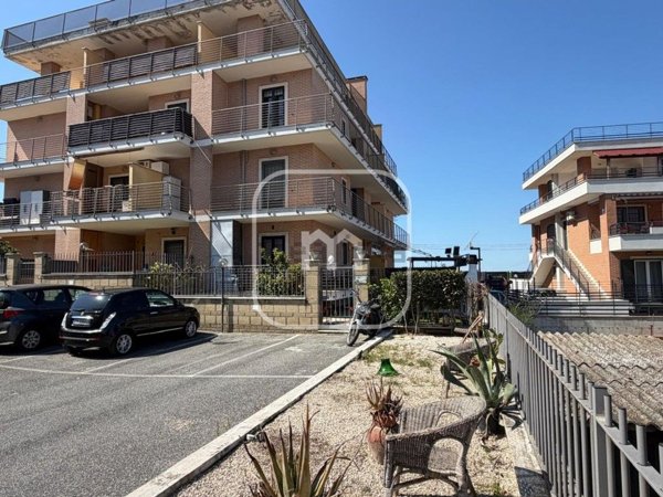 appartamento in vendita a Roma in zona Ponte di Nona