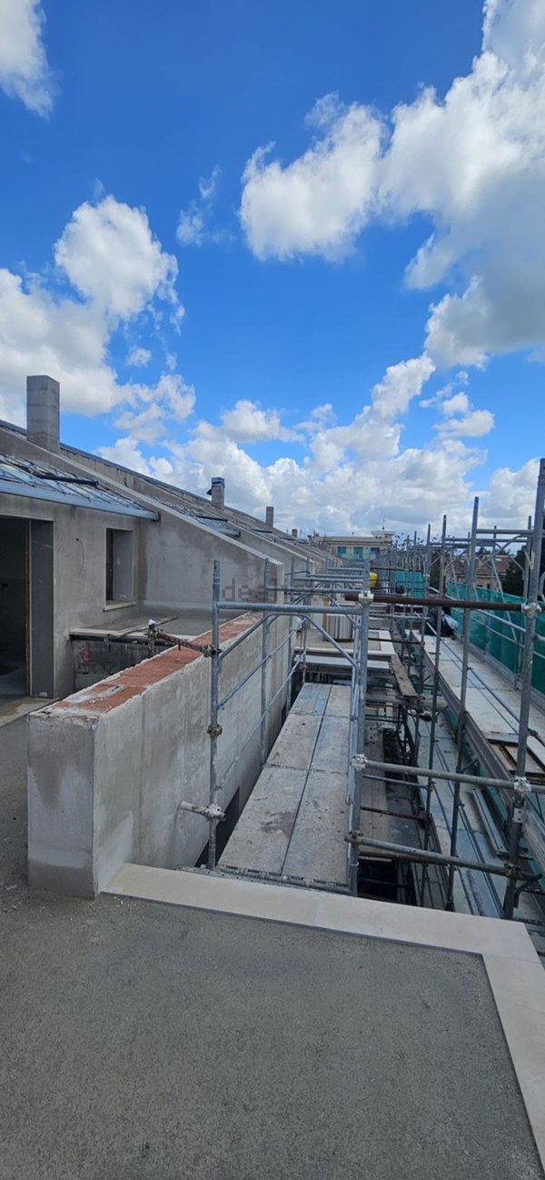 appartamento in vendita a Roma in zona Isola Farnese