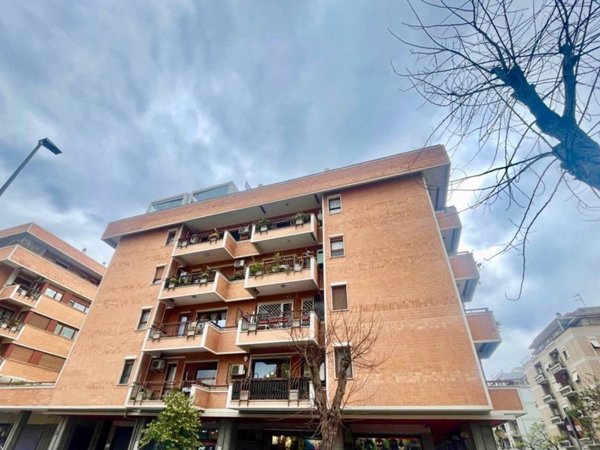 appartamento in vendita a Roma in zona Ostia