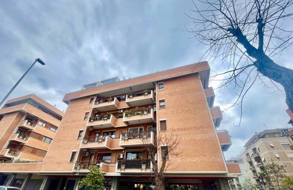 appartamento in vendita a Roma in zona Ostia
