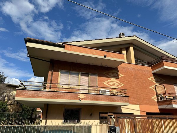 appartamento in vendita a Roma in zona Selva Candida