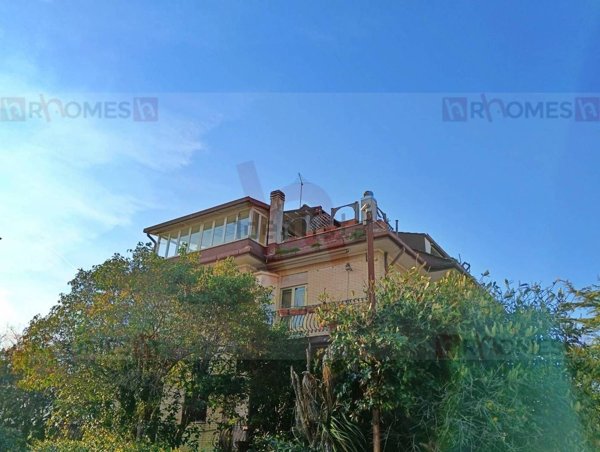 locale di sgombero in vendita a Roma in zona Appio Claudio