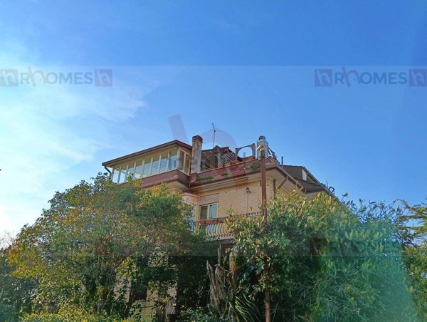 locale di sgombero in vendita a Roma in zona Appio Claudio