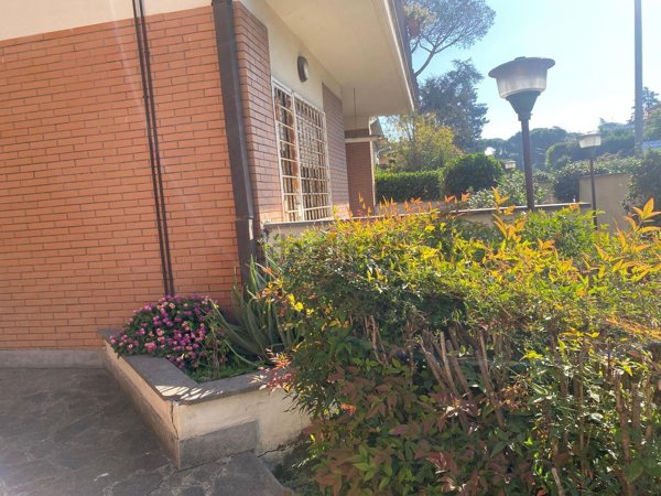 appartamento in vendita a Roma in zona Spinaceto