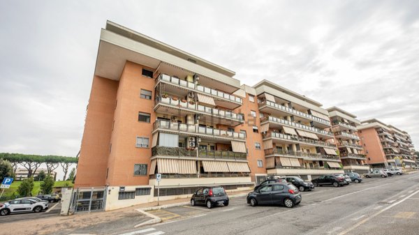 appartamento in vendita a Roma in zona Ponte di Nona