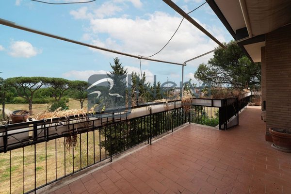 appartamento in vendita a Roma in zona Tomba di Nerone