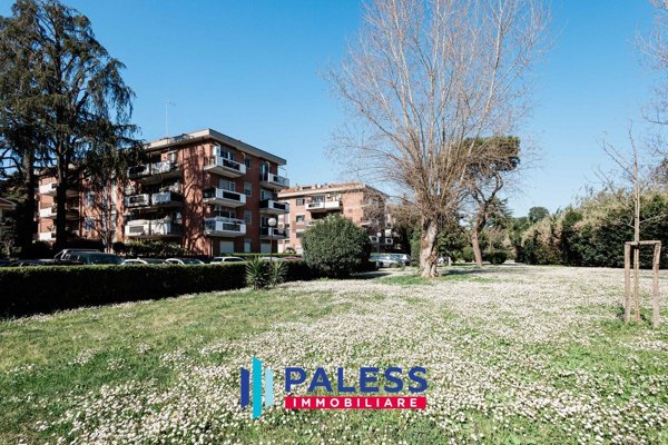 appartamento in vendita a Roma in zona Tre Pini - Poggio dei Fiori