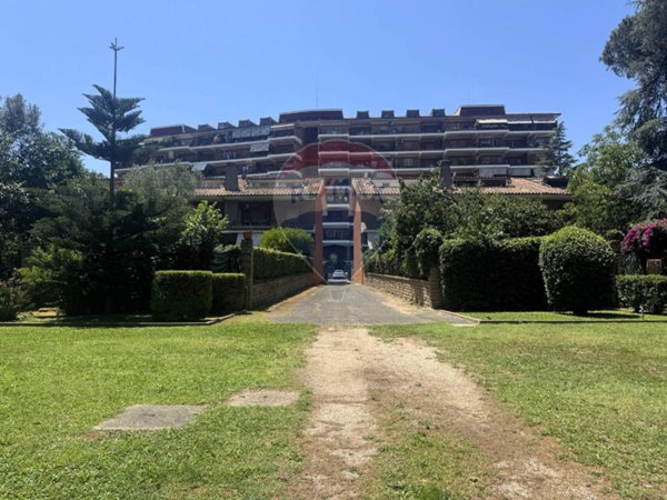 appartamento in vendita a Roma in zona Acilia
