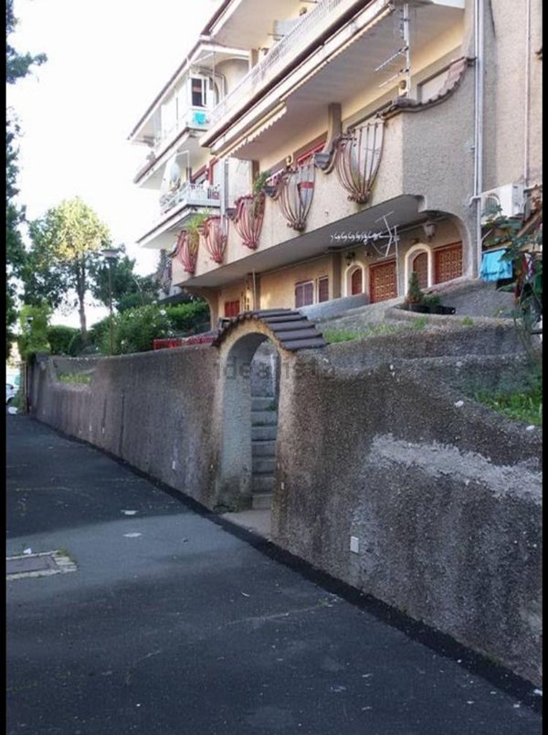 appartamento in vendita a Roma in zona Tomba di Nerone