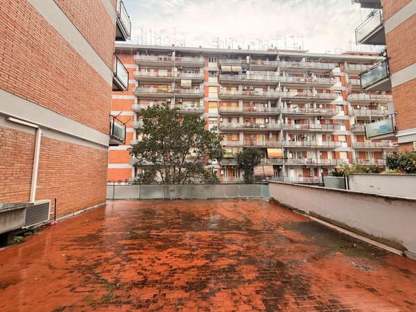 appartamento in vendita a Roma in zona Appio Claudio