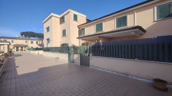 appartamento in vendita a Roma in zona Infernetto