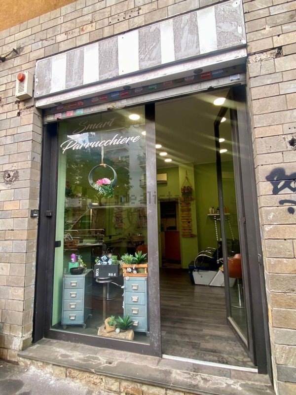 locale commerciale in vendita a Roma in zona Aurelio