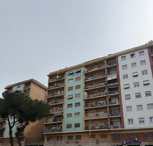 appartamento in vendita a Roma in zona Ostiense
