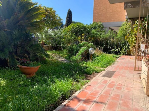 appartamento in vendita a Roma in zona Giuliano Dalmata