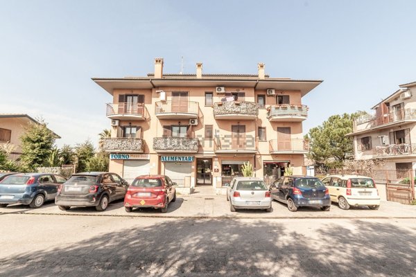 appartamento in vendita a Roma in zona Case Rosse
