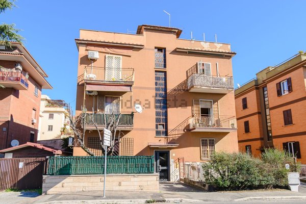 appartamento in vendita a Roma in zona San Basilio