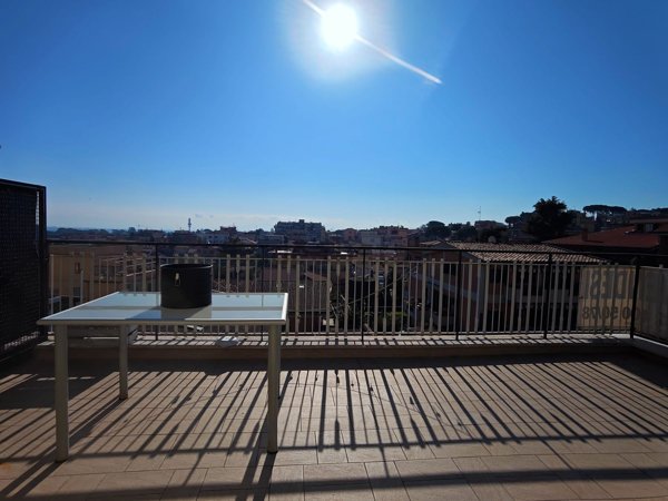 appartamento in vendita a Roma in zona Tomba di Nerone