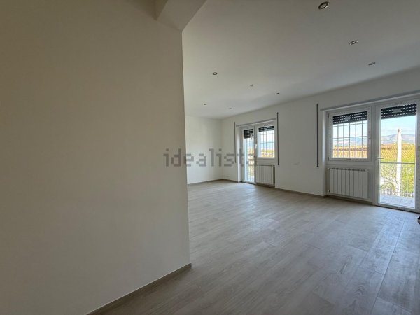 appartamento in vendita a Roma in zona Lunghezza