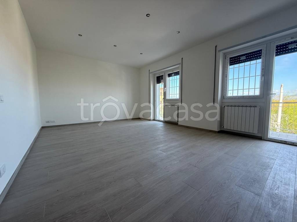 appartamento in vendita a Roma in zona Lunghezza