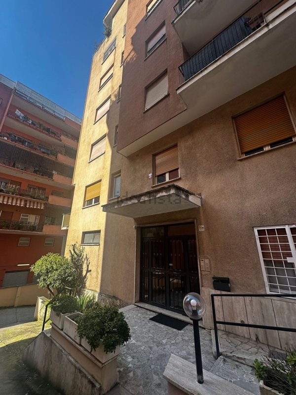 appartamento in vendita a Roma in zona Tor di Quinto