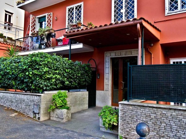 appartamento in vendita a Roma in zona Gianicolense