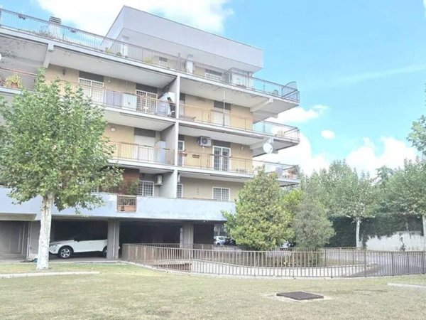 appartamento in vendita a Roma in zona Sette Bagni