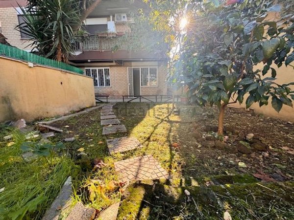 appartamento in vendita a Roma in zona Acilia