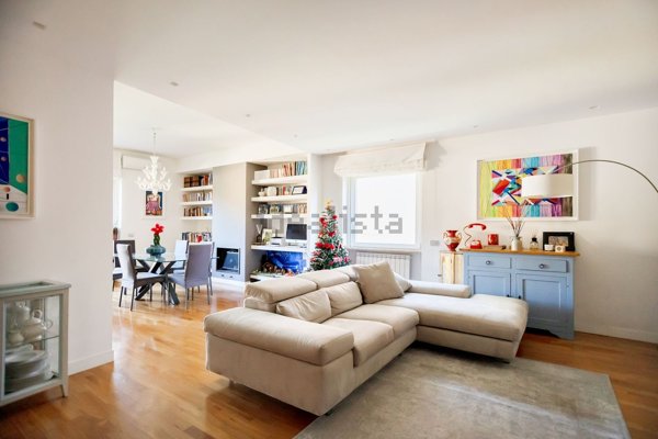 appartamento in vendita a Roma in zona Tomba di Nerone