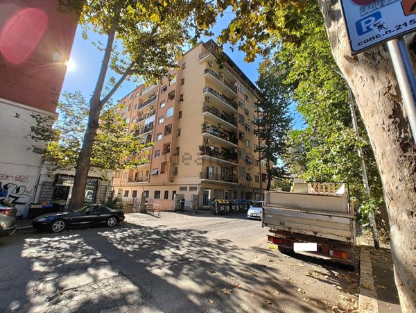 appartamento in vendita a Roma in zona Ostiense