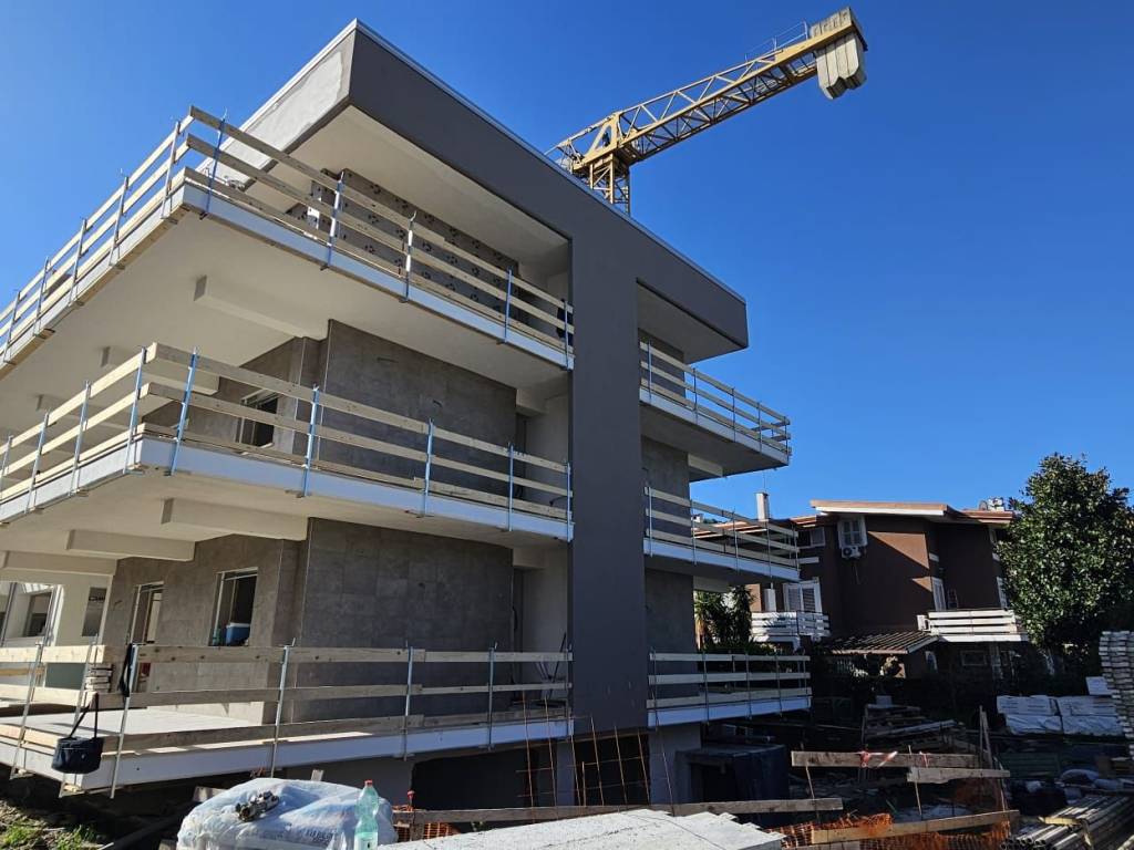 appartamento in vendita a Roma in zona Axa