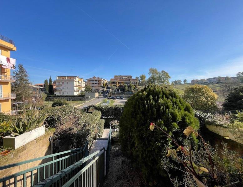 casa indipendente in vendita a Roma
