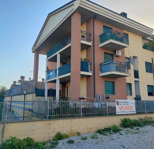 appartamento in vendita a Roma in zona Giardini di Corcolle
