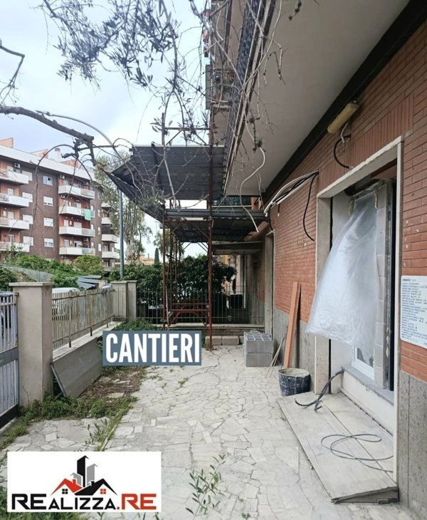 appartamento in vendita a Roma in zona Tor Bella Monaca