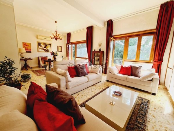 appartamento in vendita a Roma in zona Ardeatino