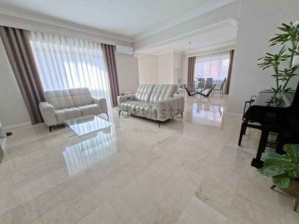 appartamento in vendita a Roma in zona Tor di Quinto