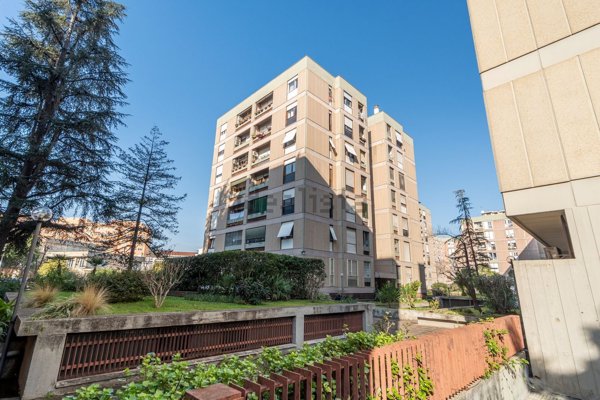 appartamento in vendita a Roma in zona Don Bosco